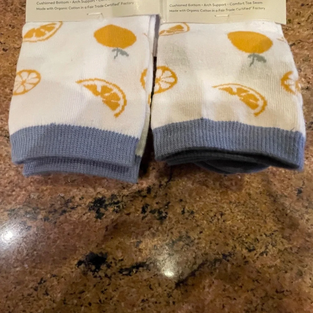 NEW! Pact Citrus Squeeze  Premium Crew Socks Two Pair NWT!